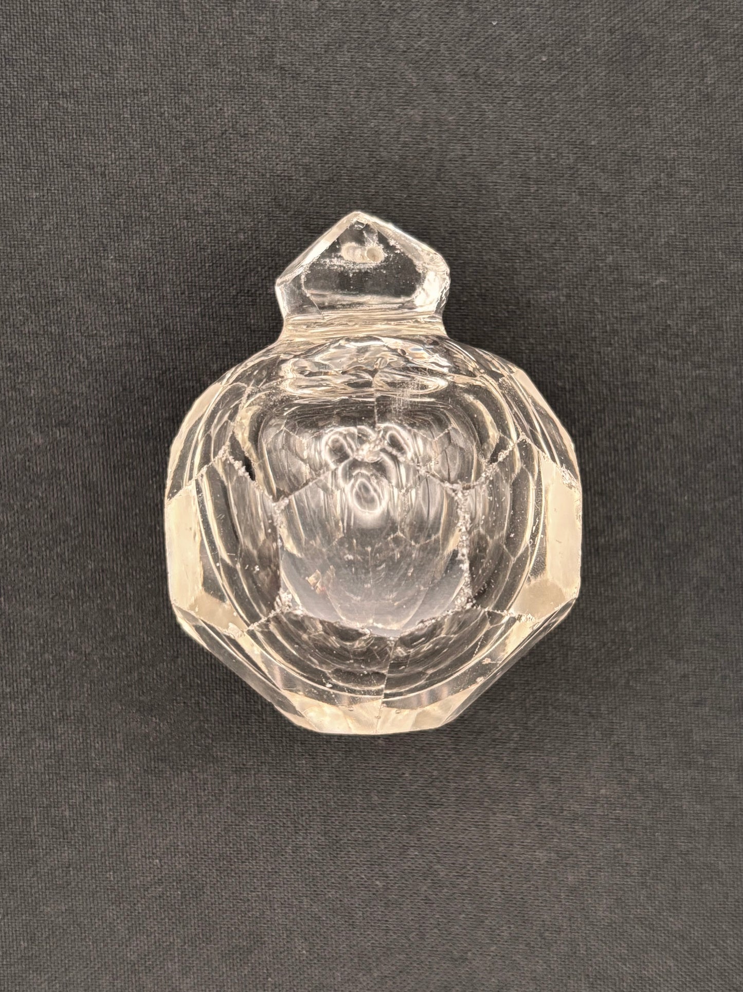 Finial with honeycomb facets and air bubble