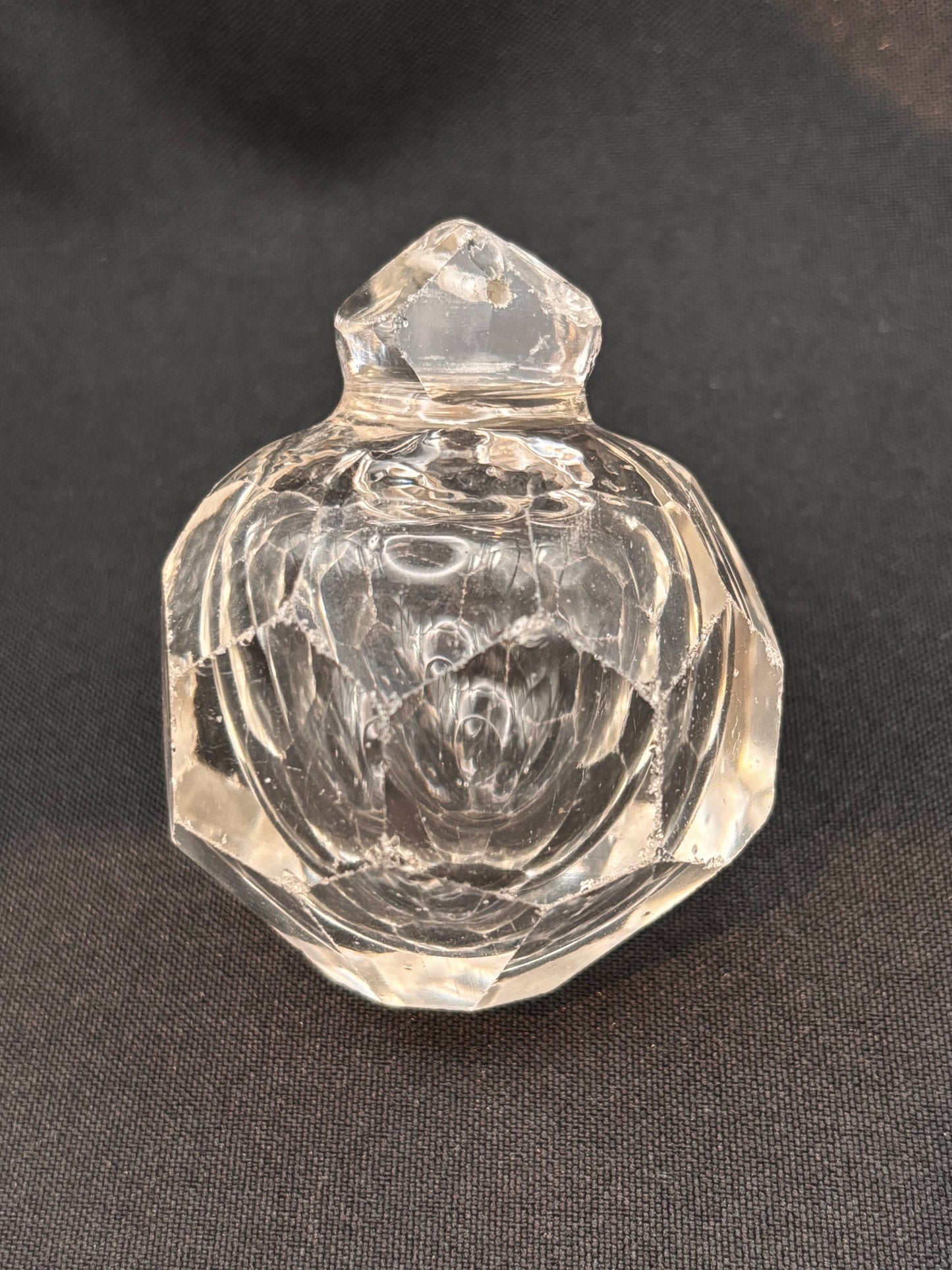 Finial with honeycomb facets and air bubble