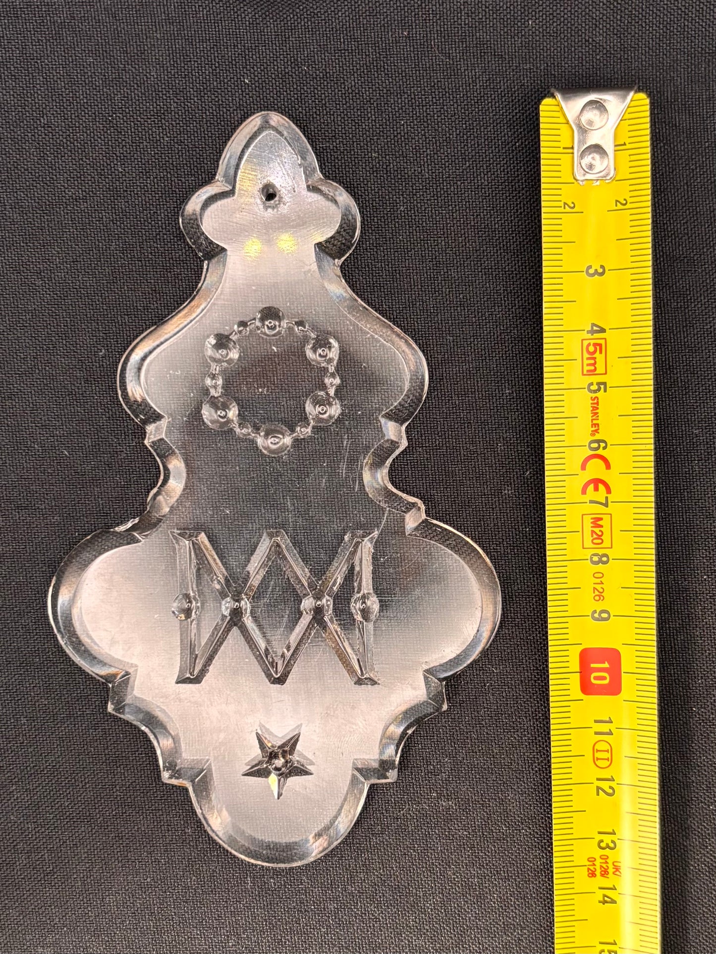Plaquette with double 'M' and wreath (set of 6)