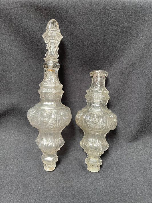 Pinnacle and stem element with putto