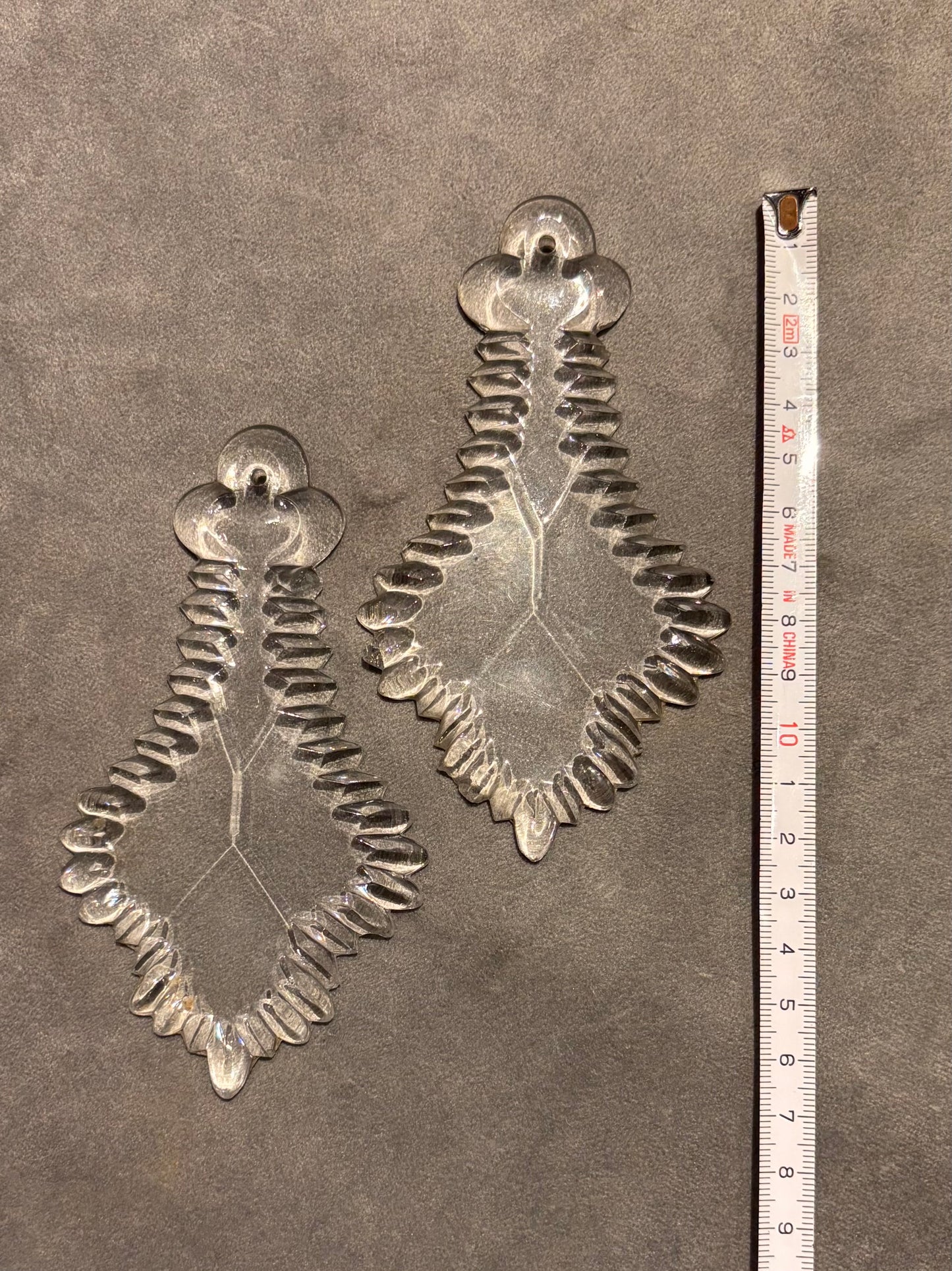 Plaquette with many sharp facets (set of 2)