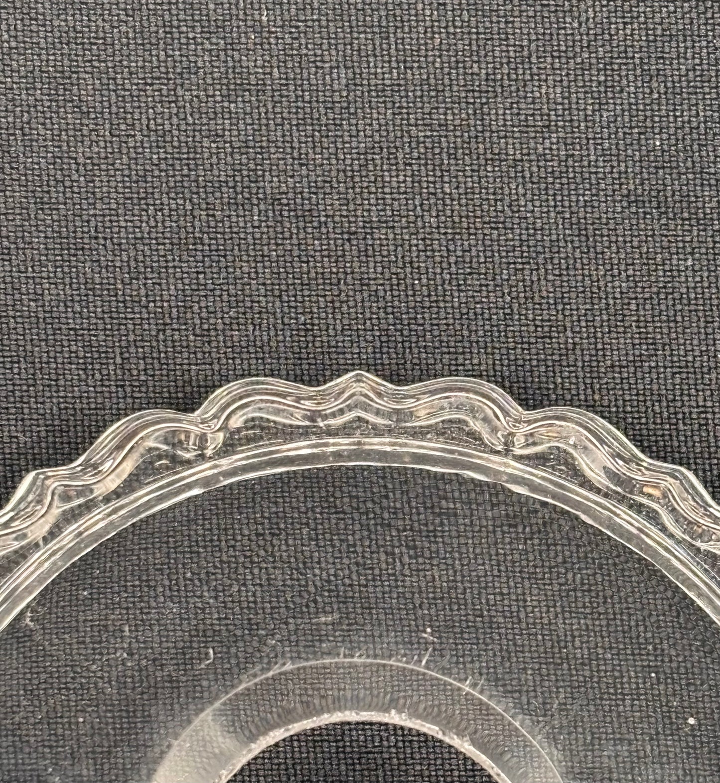 Faceted bassin, with arabesque (set of 2)