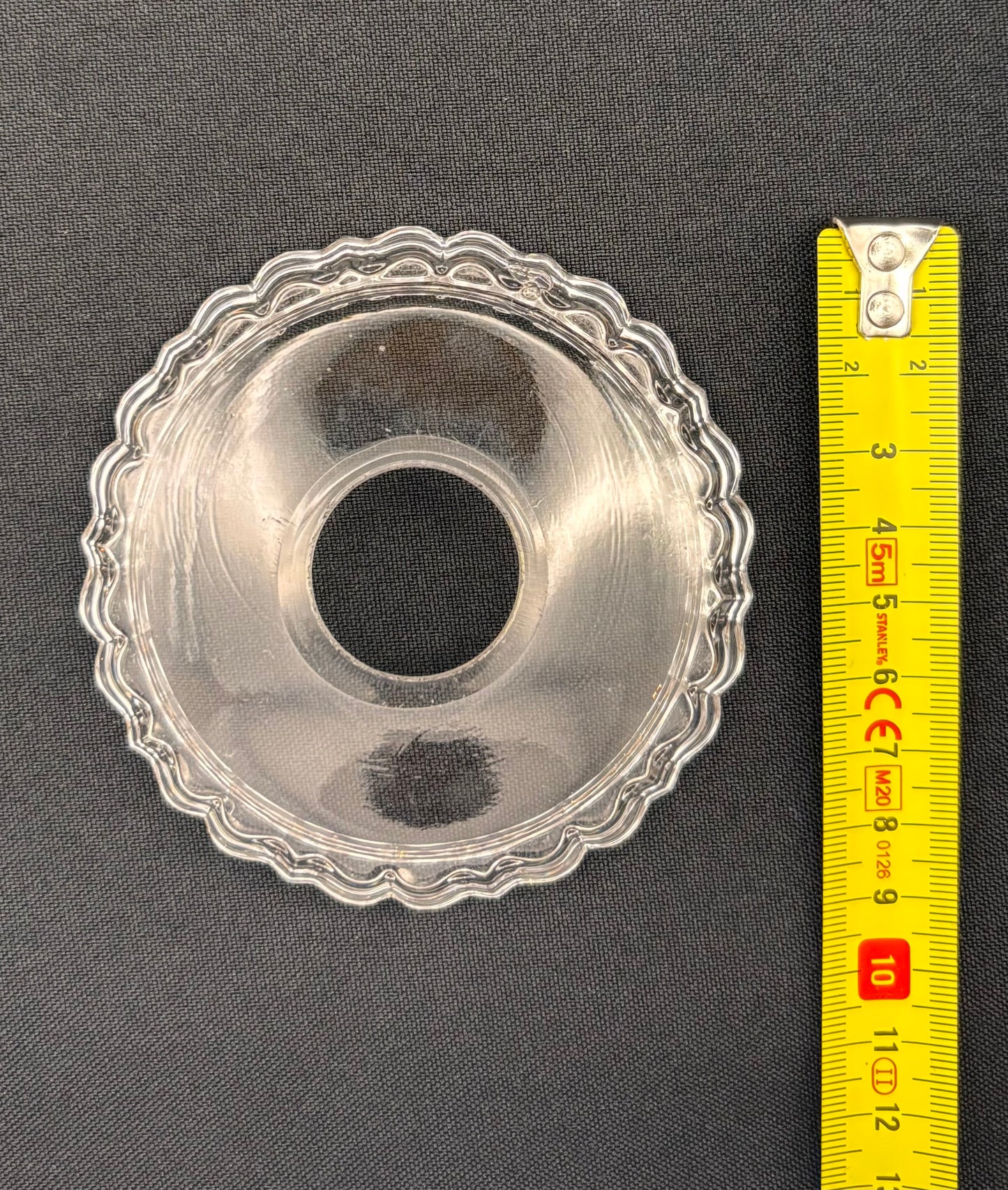 Faceted bassin, with arabesque (set of 2)