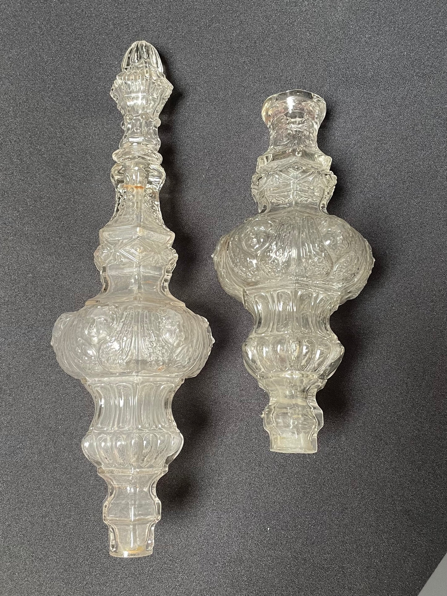 Pinnacle and stem element with putto
